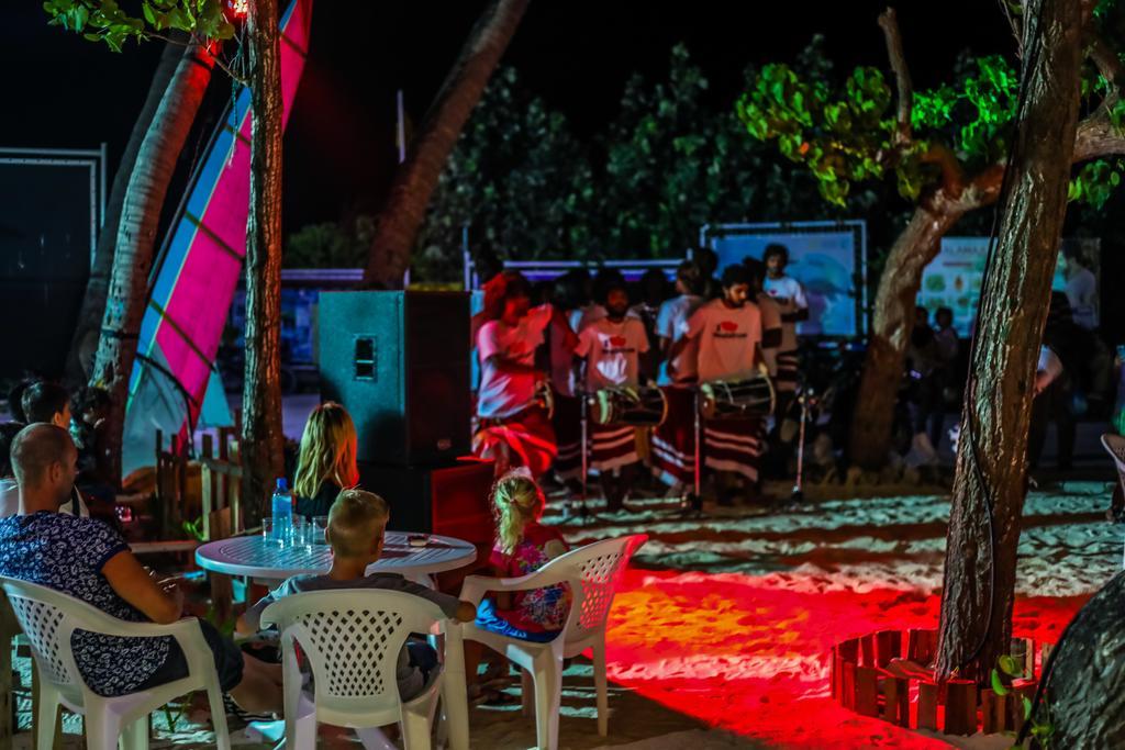 Salt Beach Hotel Maafushi Buitenkant foto